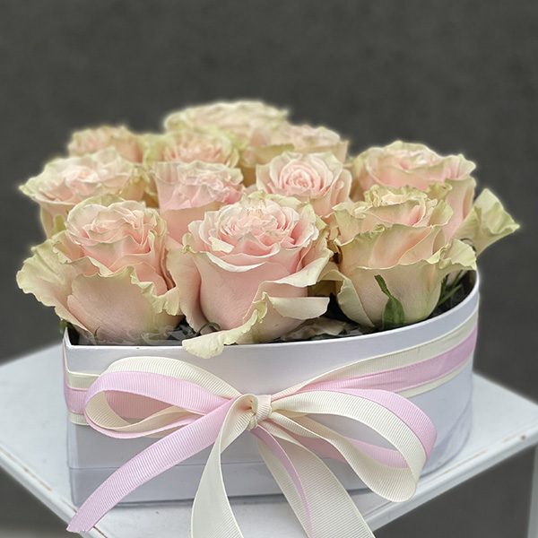 Flower Box w krztałcie serca “Chwile miłości”